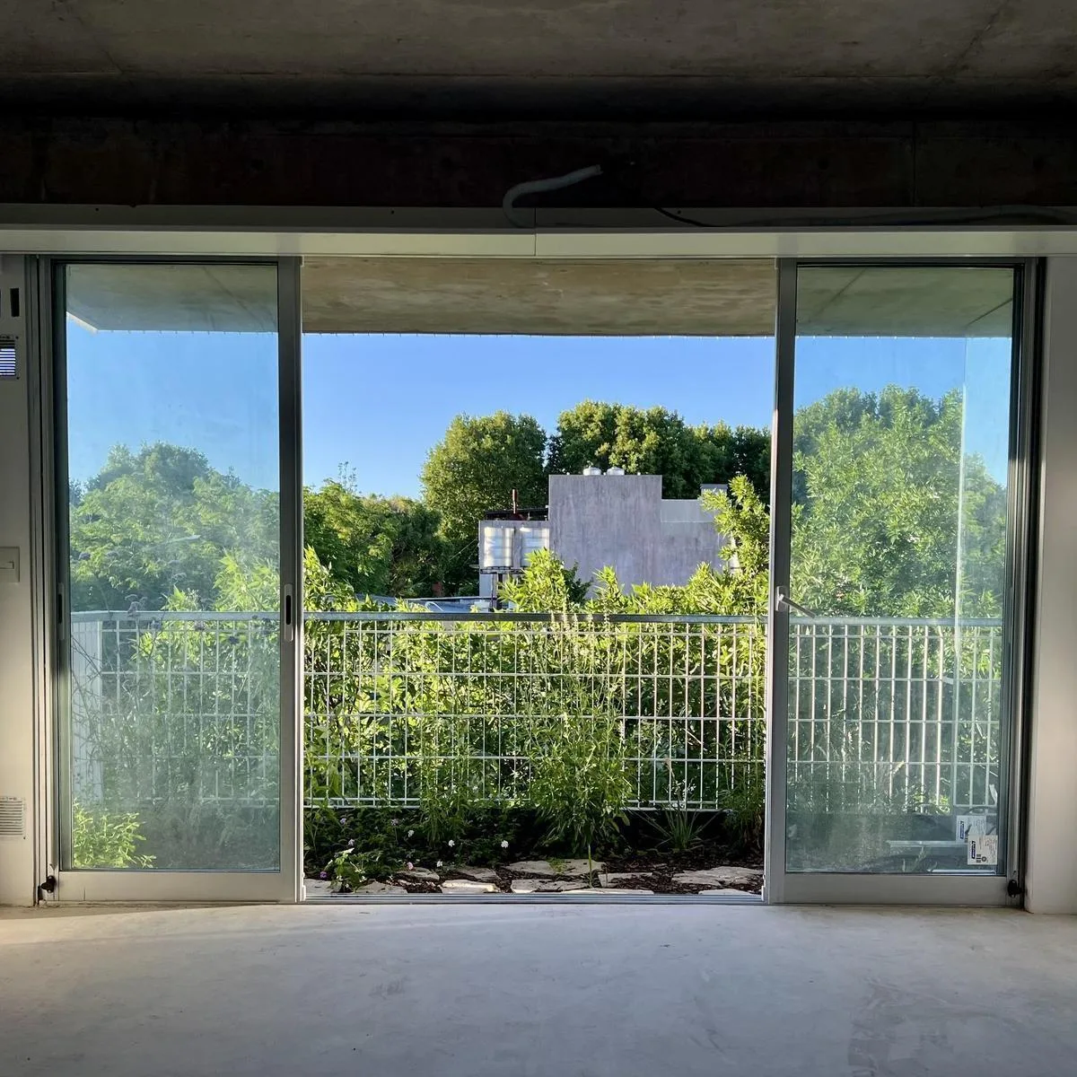 Brand-new studio apartment with balcony garden in Núñez