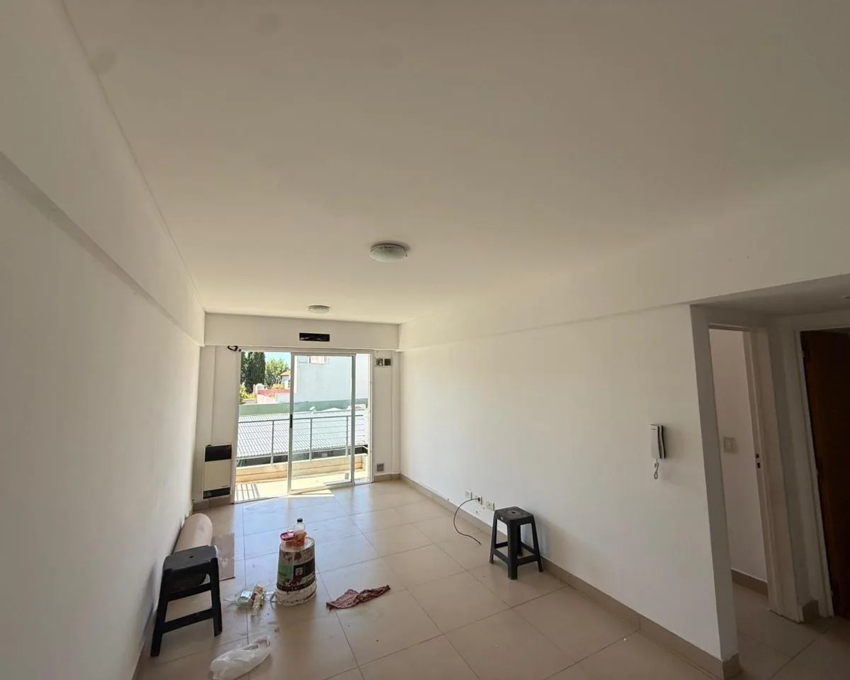 Departamento de 2 ambientes con balcón en Wilde