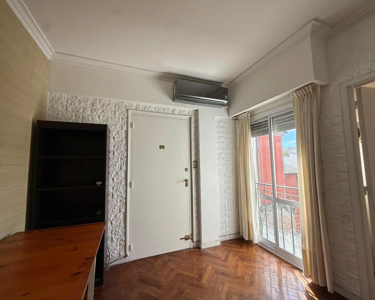 Departamento de 3 ambientes con balcón francés en Avellaneda