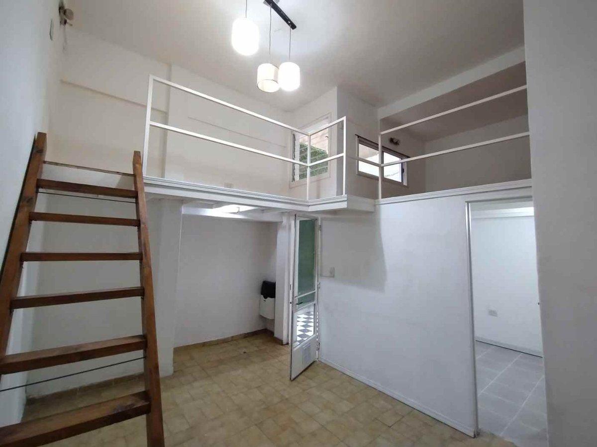 Apartamento de 3 ambientes e 1/2 no térreo em Balvanera