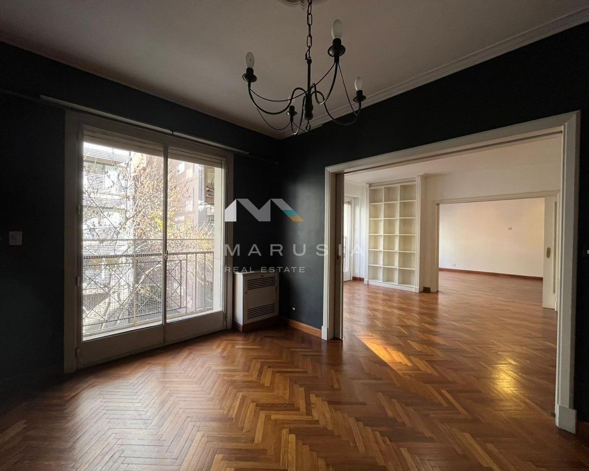 Полуэтажная квартира с 4 спальнями без мебели в Palermo Chico