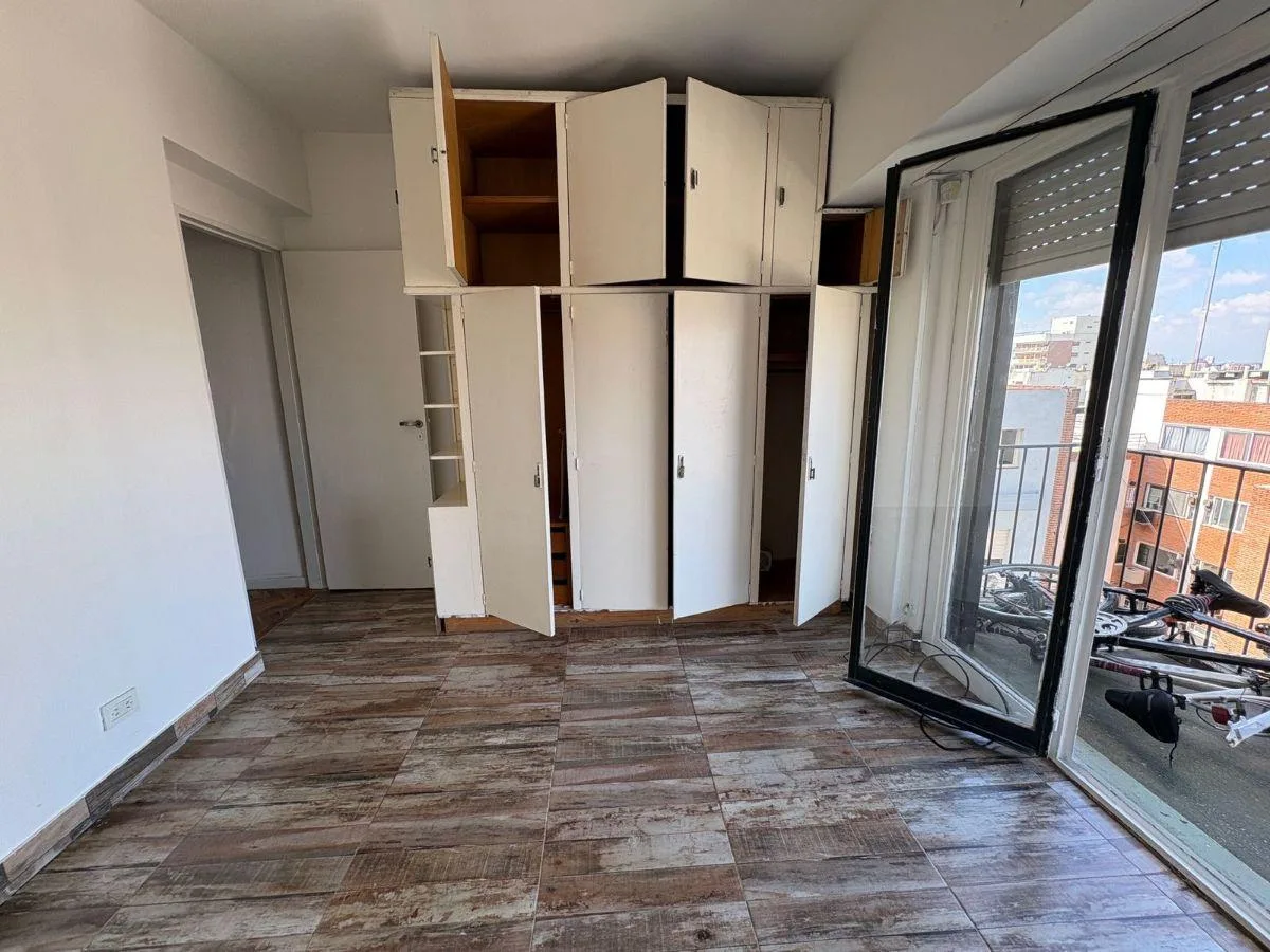 Departamento de 2 ambientes contrafrente en Parque Chacabuco