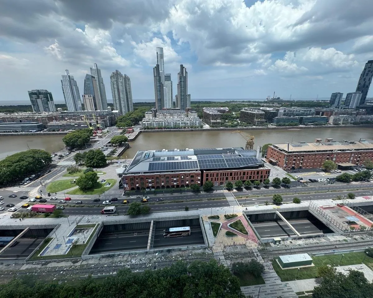 Apartamento de dois ambientes de frente em andar alto em Puerto Madero