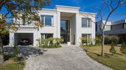 Casa de 4 quartos em Tigre, El Golf Nordelta (aluguel temporário)