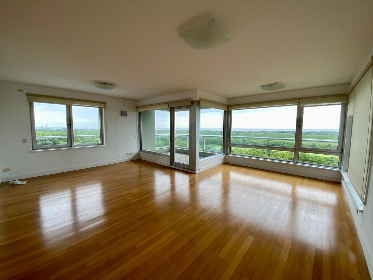 Two-bedroom apartment in Puerto Madero