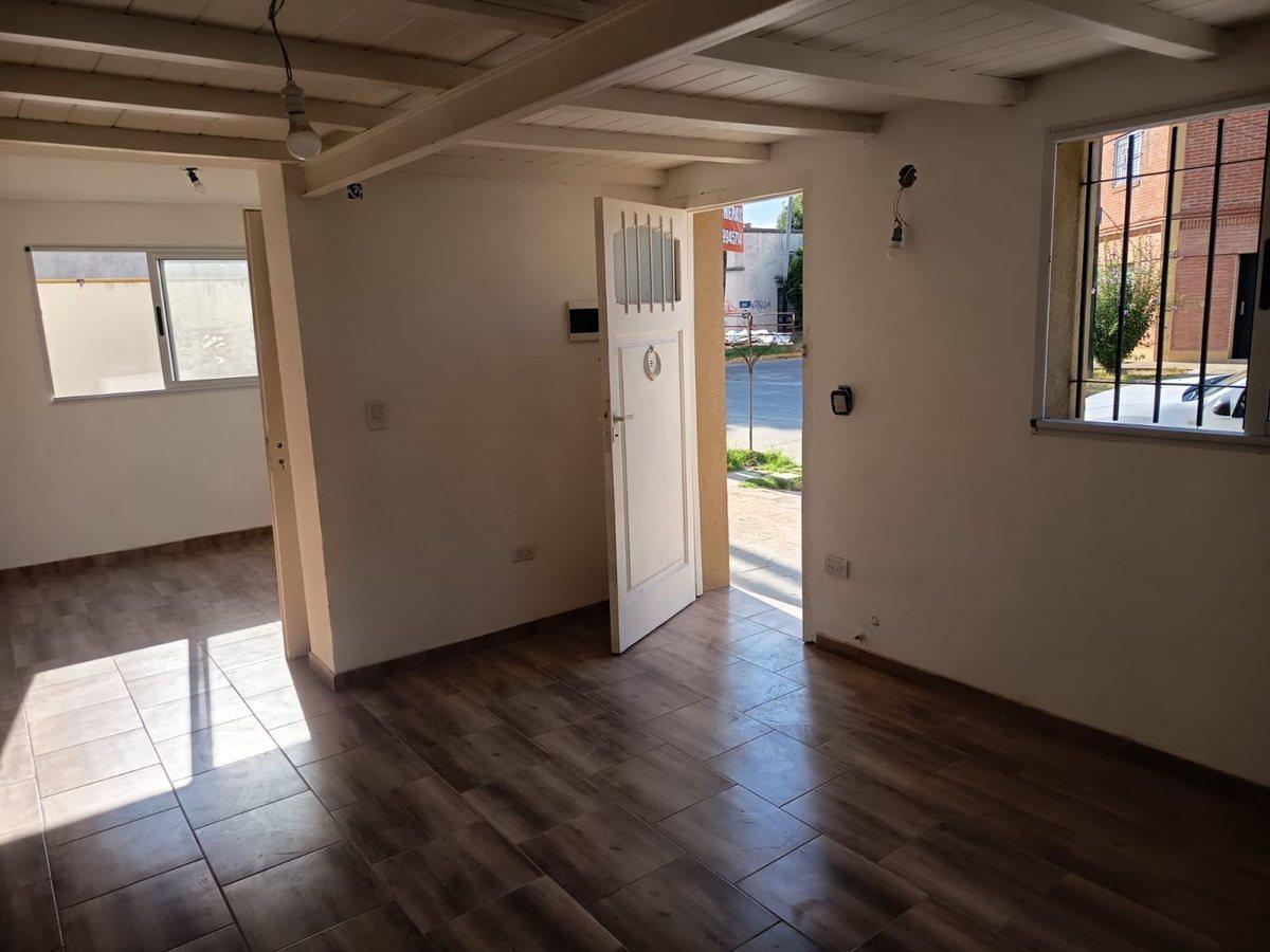 New-build PH with independent entrance in Lomas de Zamora