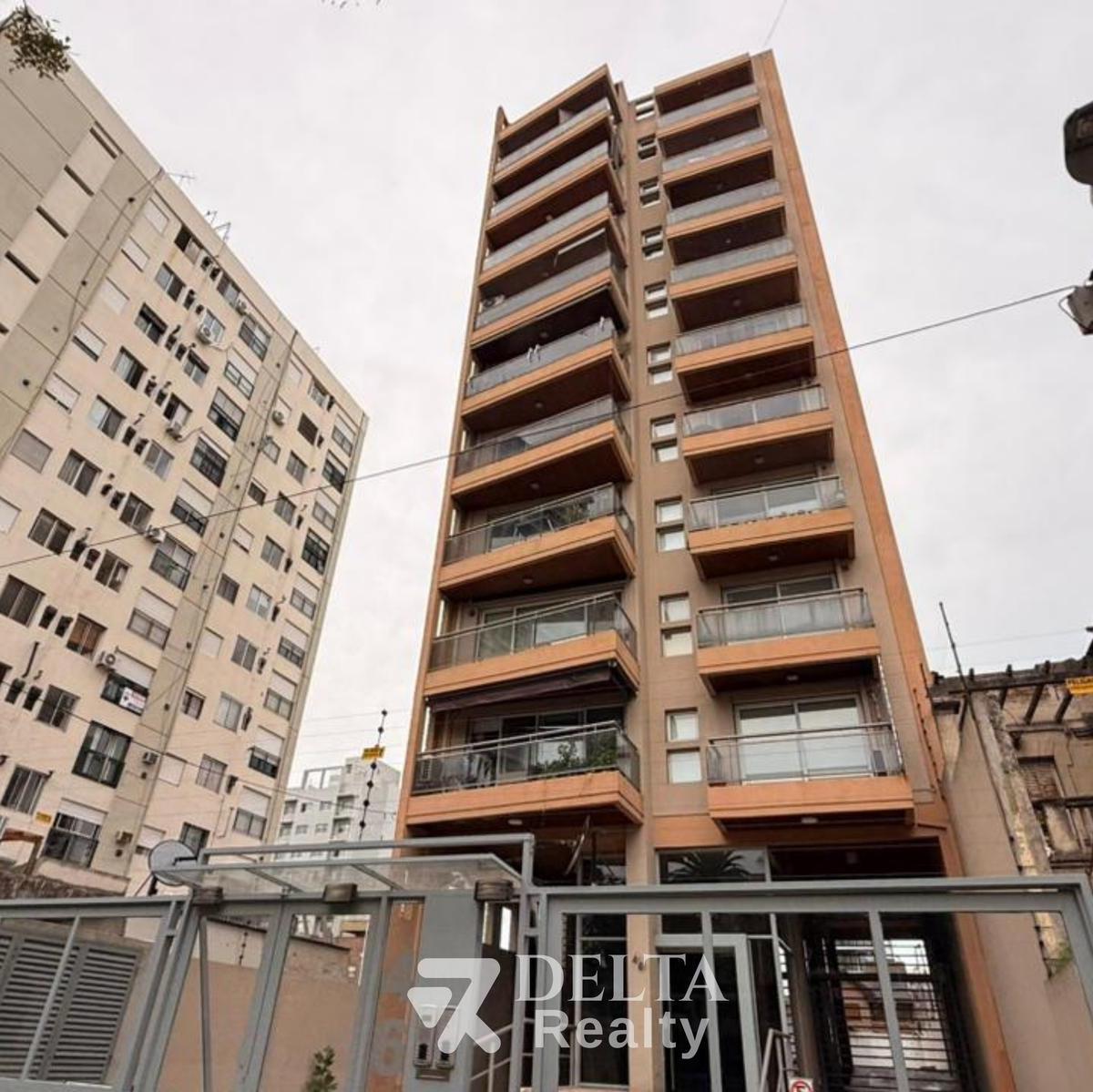 Two-bedroom apartment with parking in Quilmes