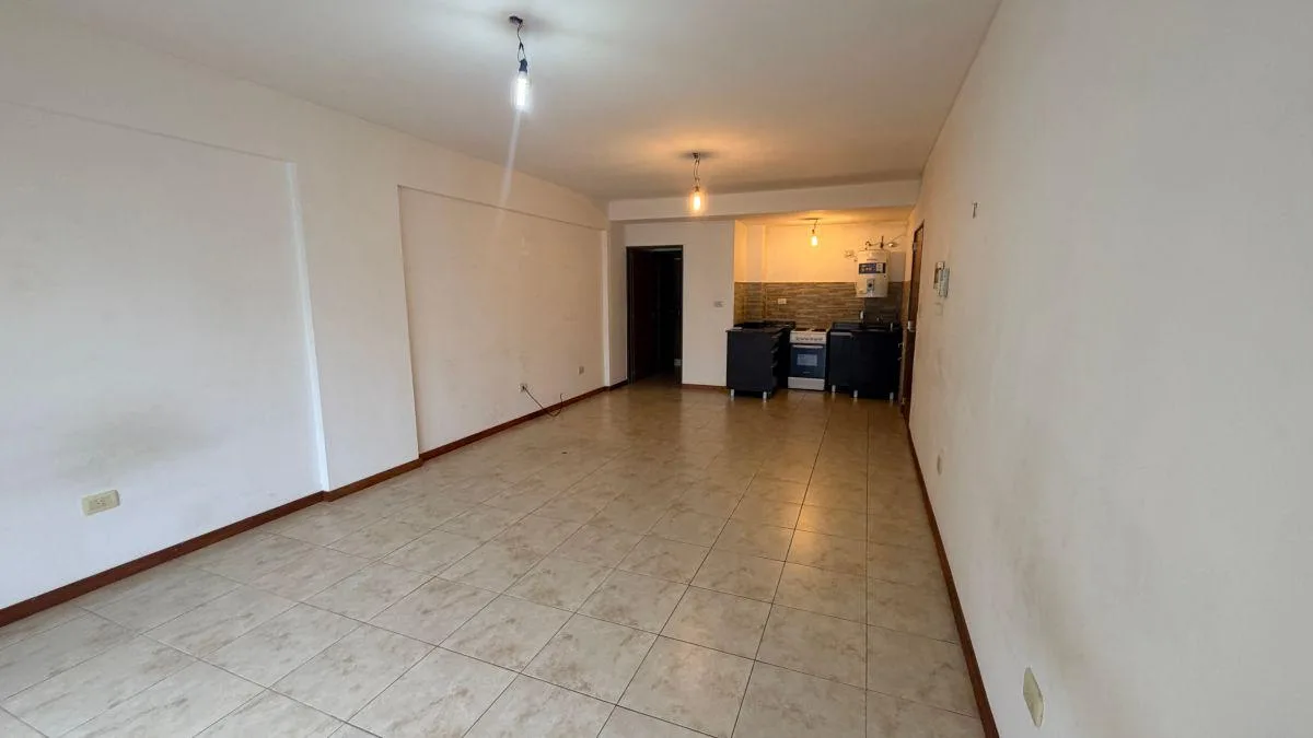 Studio apartment facing the street with balcony in Liniers