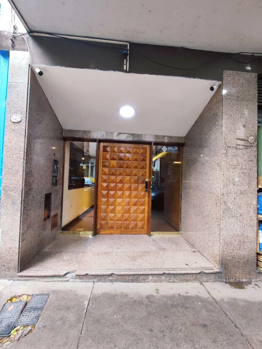 Apartamento de três ambientes de 2º andar em Balvanera