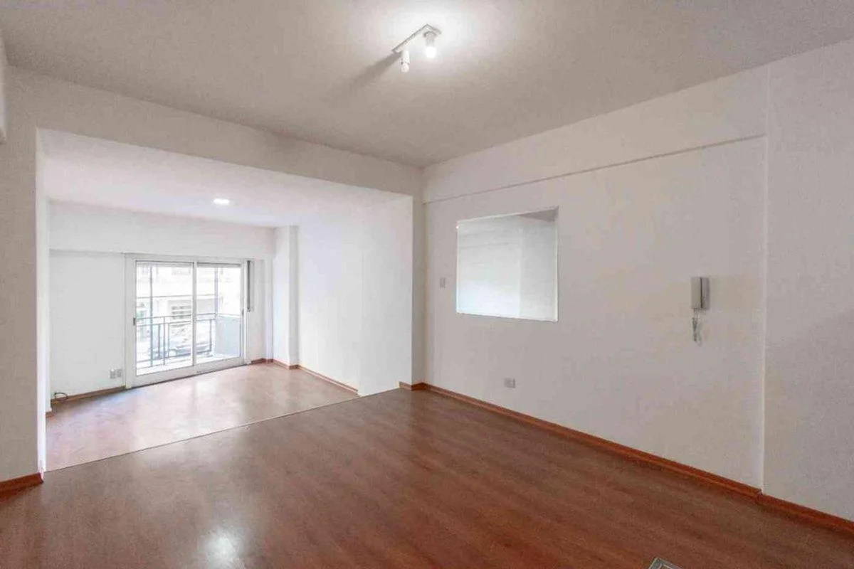 Делимая квартира-студия с балконом в Balvanera