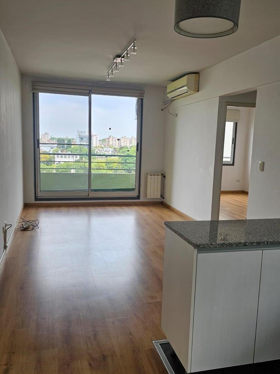 Departamento de 2 ambientes con cochera en Colegiales