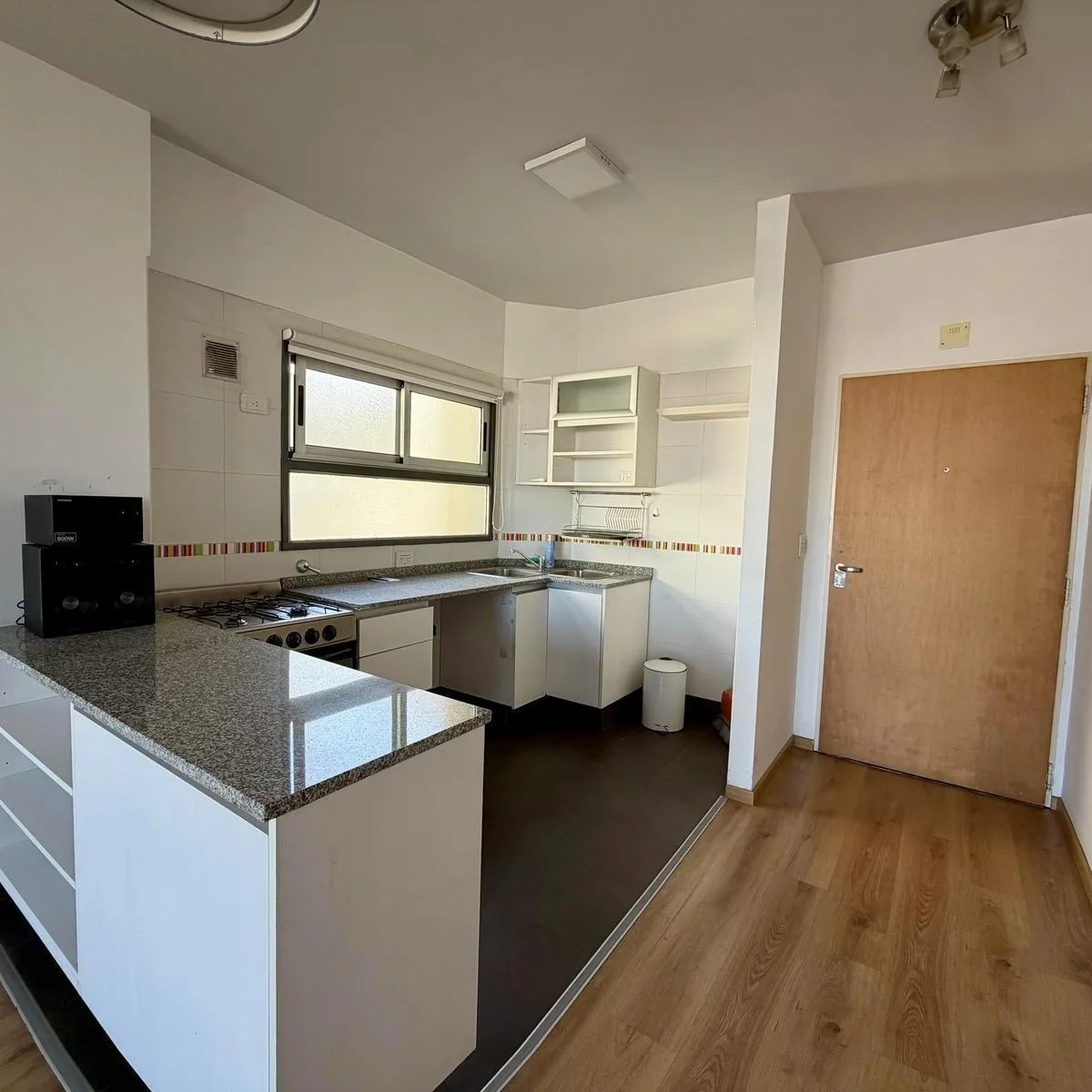 Apartamento de dois ambientes em Colegiales com vaga