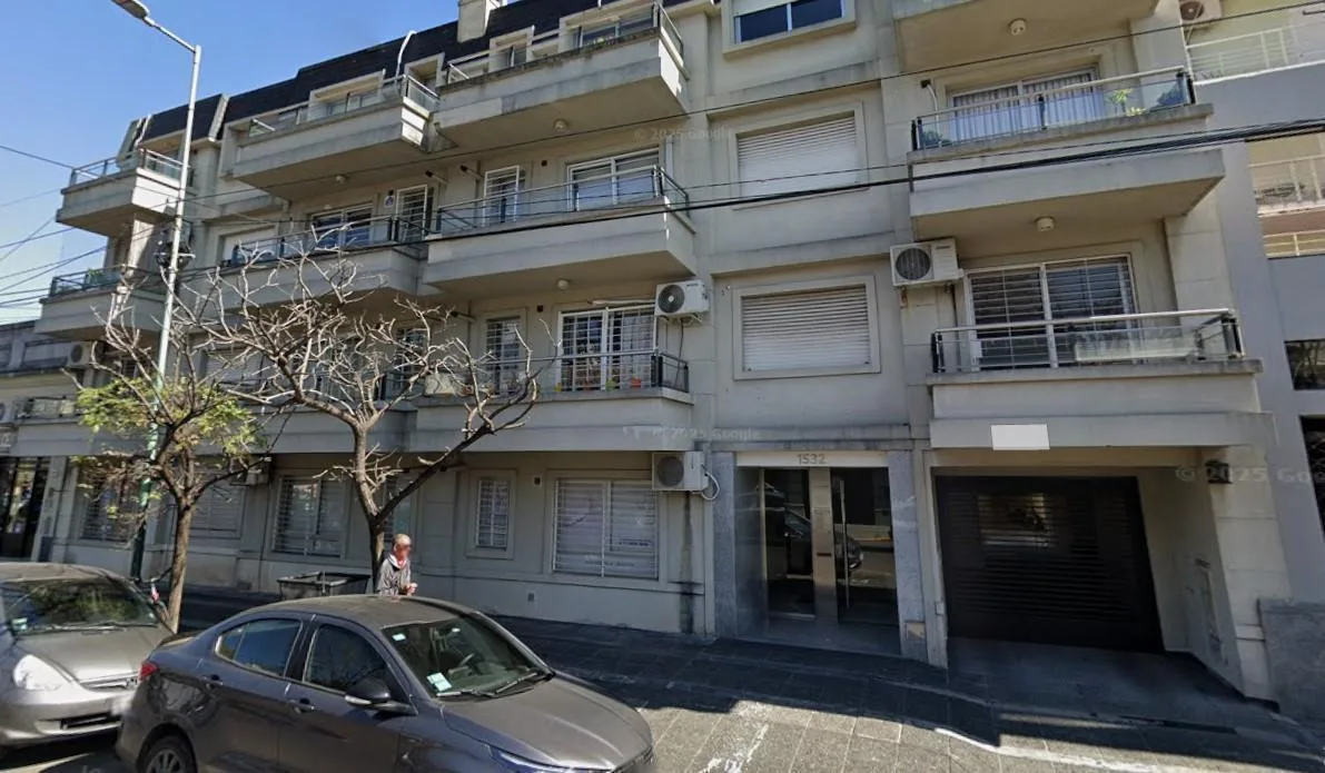 Two-room apartment with parking space in Banfield Oeste