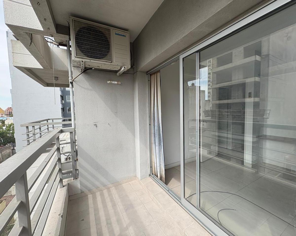 Квартира-студия с балконом в Coghlan