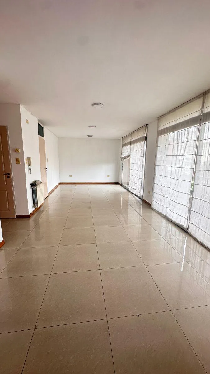 Departamento de 2 dormitorios con cochera en La Plata