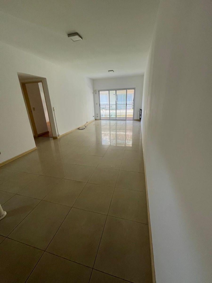 Departamento de 2 ambientes al contrafrente en Villa Real