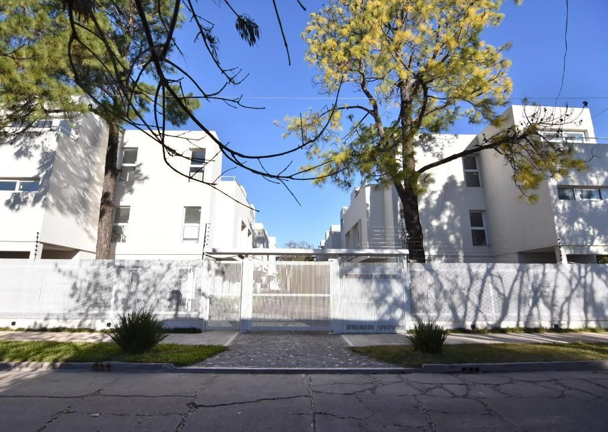 Duplex novo (PH) com 3 dormitórios em Ituzaingó