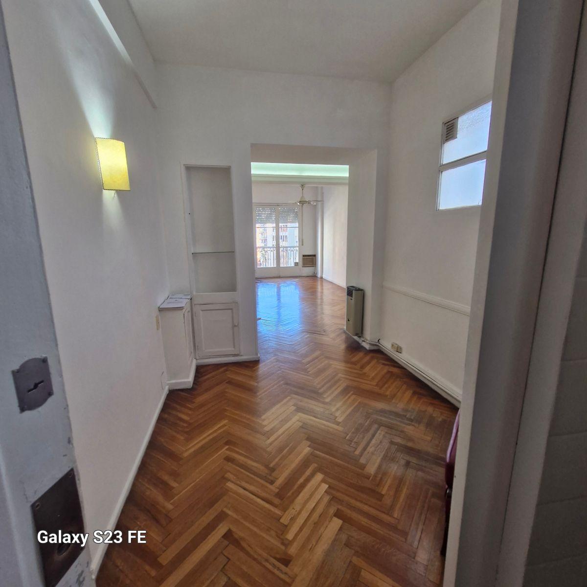 Studio apartment with balcony in Recoleta