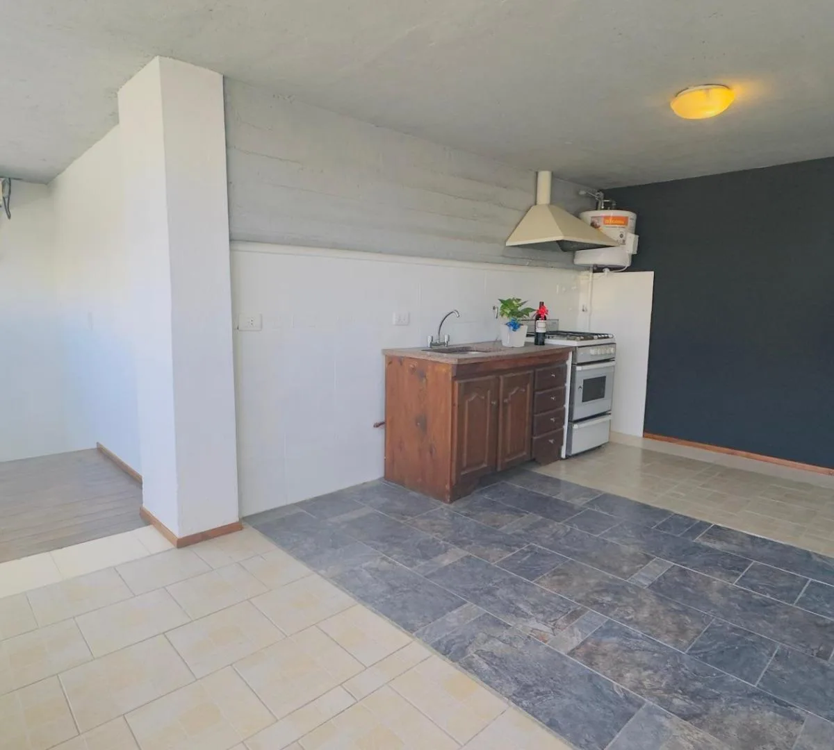 Departamento de 2 ambientes en planta alta en Boulogne