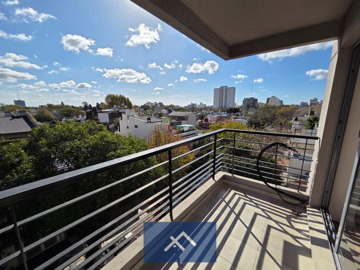 Monoambiente con cochera y baulera en Villa Pueyrredón