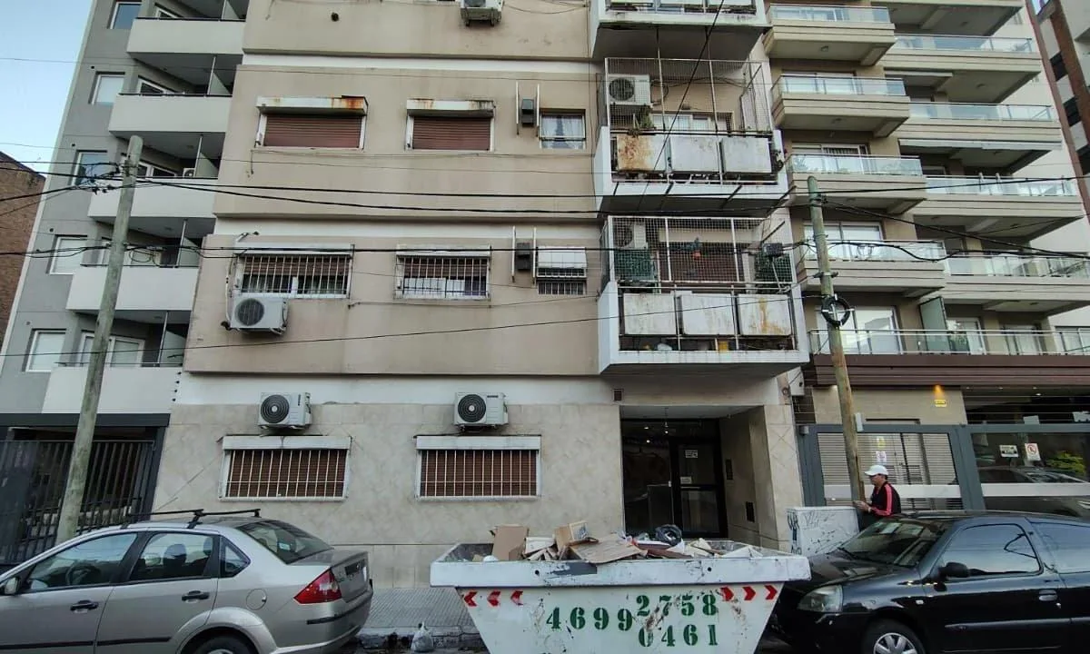 Two-room apartment with private patio in Ramos Mejía