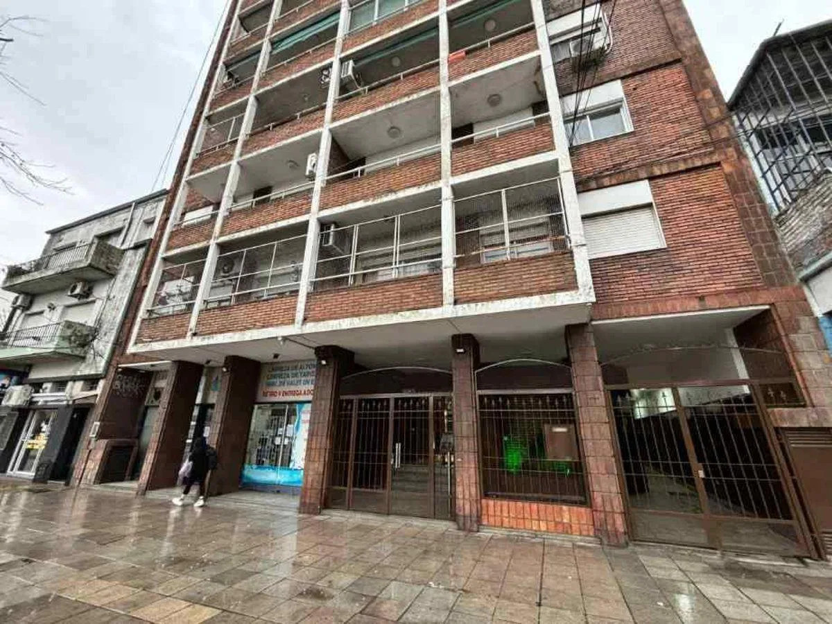 Квартира с 1 спальней на Av. Mitre в Avellaneda