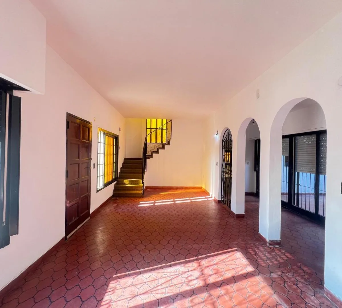 Casa de 5 ambientes con 4 dormitorios en Ramos Mejía