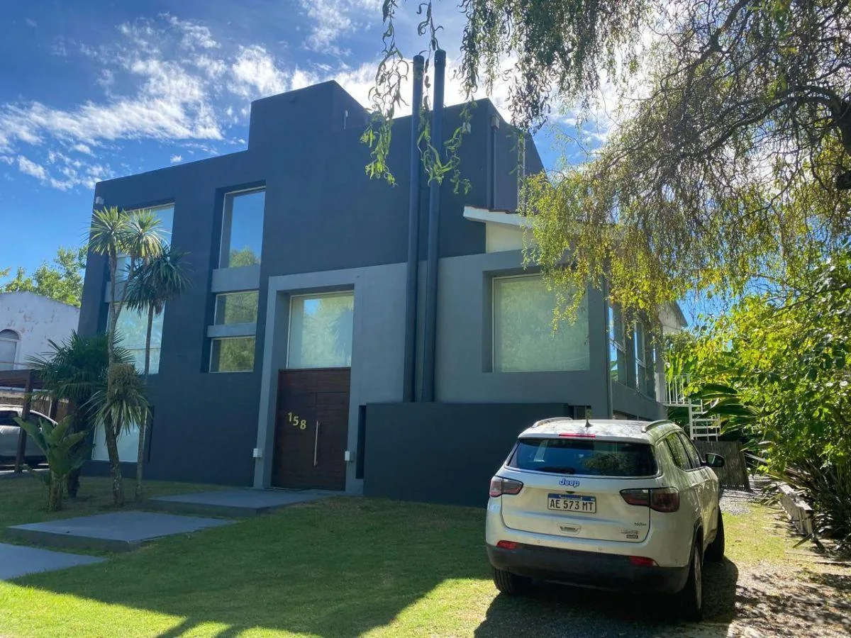Four-bedroom house in Nordelta's Barrio Náutico