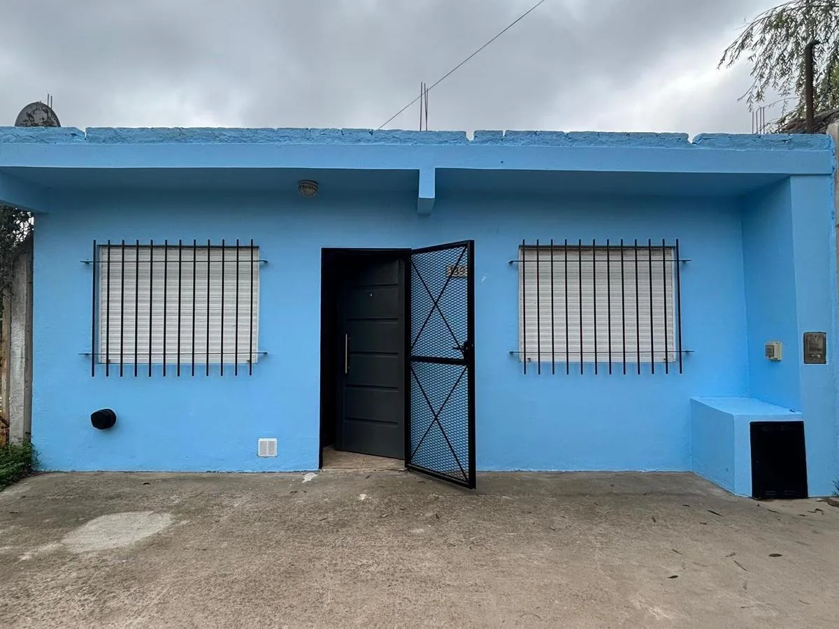 Casa para alugar com 2 dormitórios em área entre 518 e 519