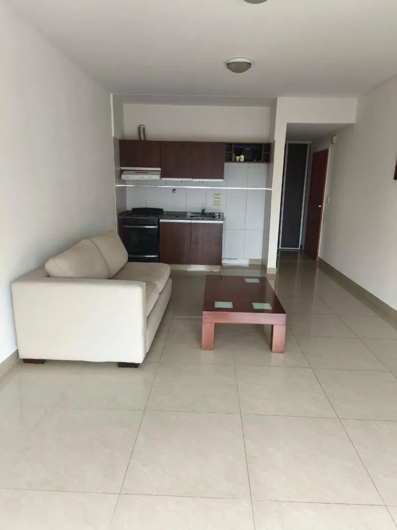 Kitnet de uso profissional com vaga em Florencio Varela