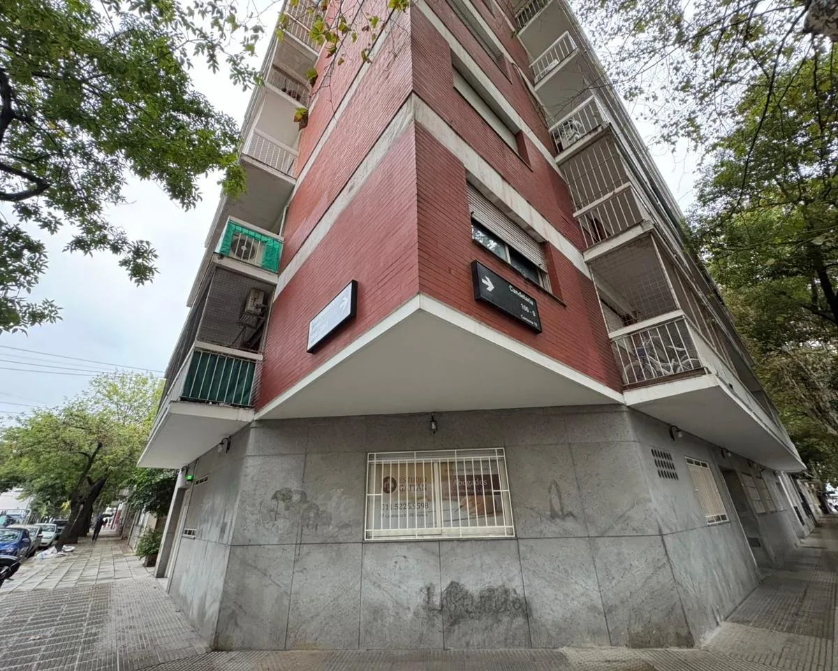 Departamento de 3 ambientes con balcón en Floresta