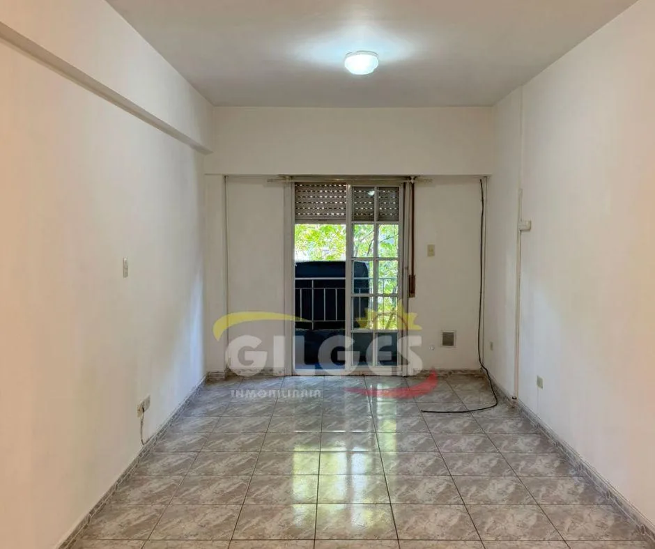 Front-facing studio apartment in Ramos Mejía