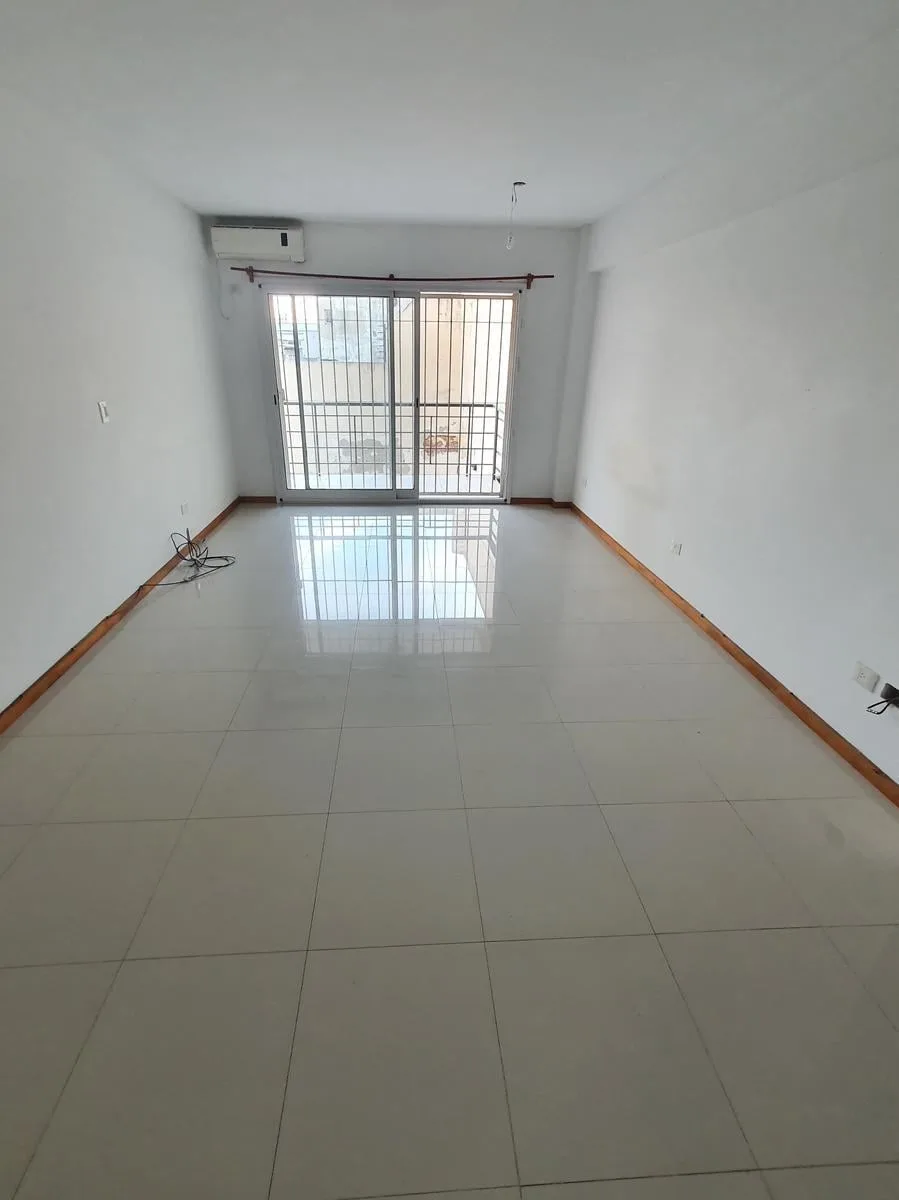 Квартира-студия с балконом и (закреплённым) парковочным местом в San Fernando