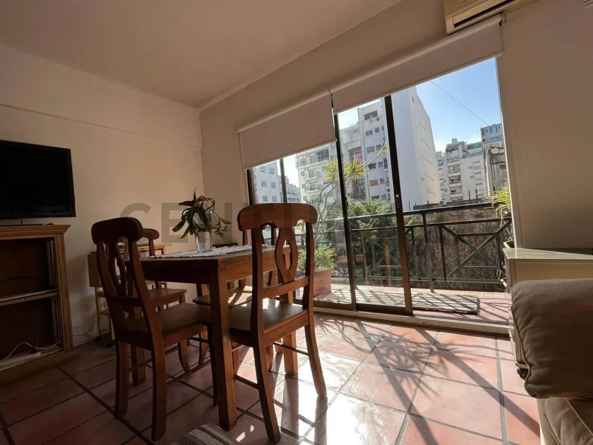 Apartamento studio mobiliado com varanda de fundos em Palermo