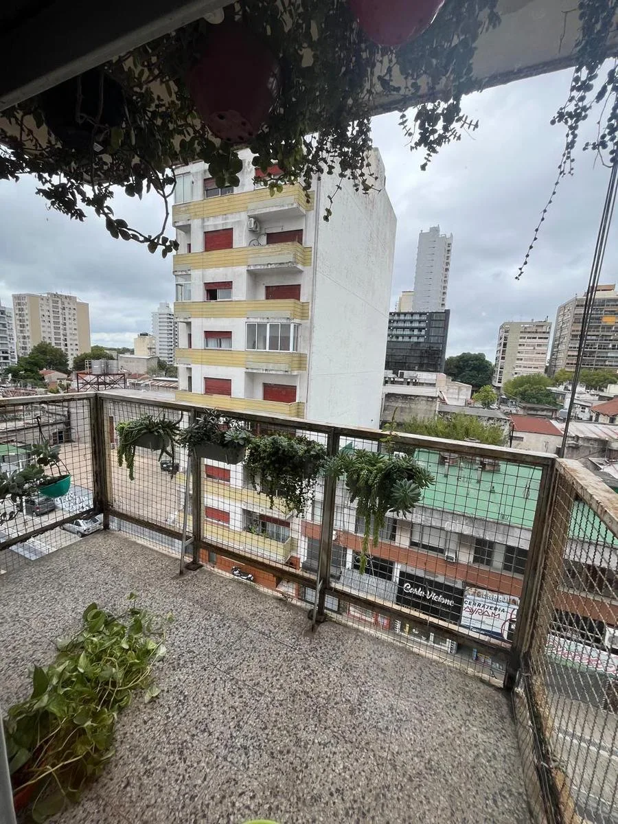 Departamento de 2 ambientes al frente en Lomas de Zamora Oeste