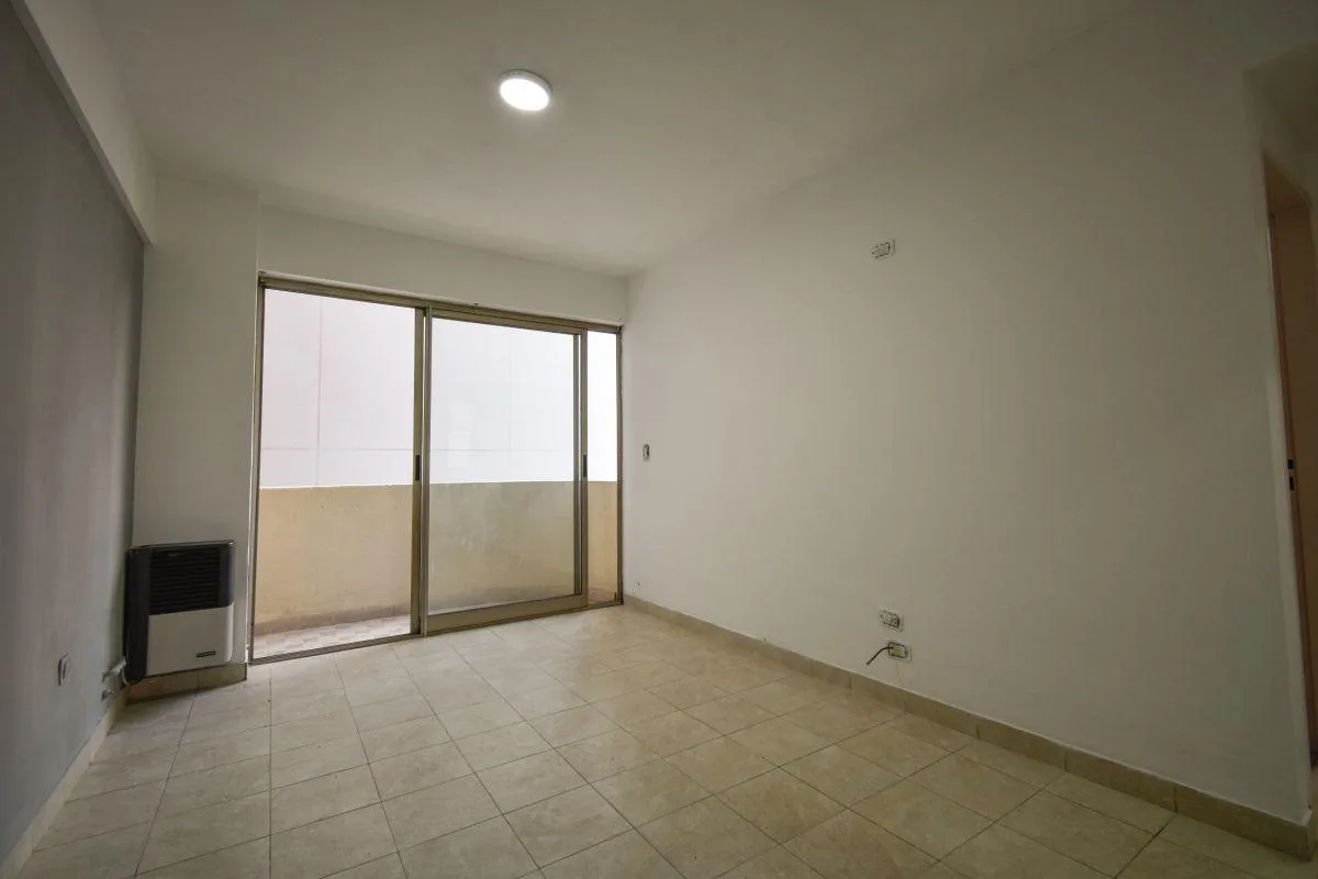 Apartamento de dois ambientes com 1 quarto em Lanús