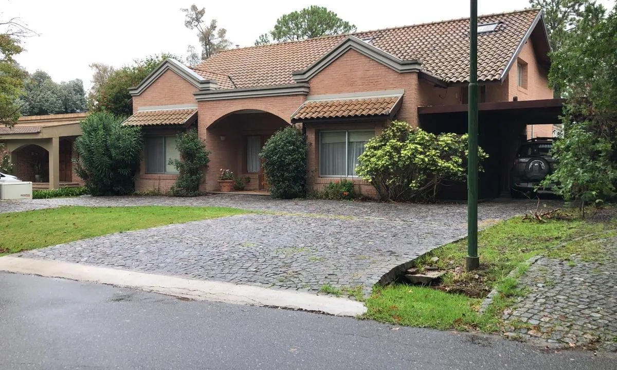 Casa de 4 dormitorios en Los Cardales