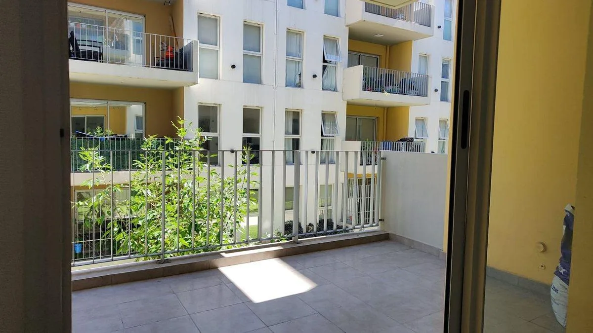 Apartamento de três ambientes com vaga de garagem em San Telmo