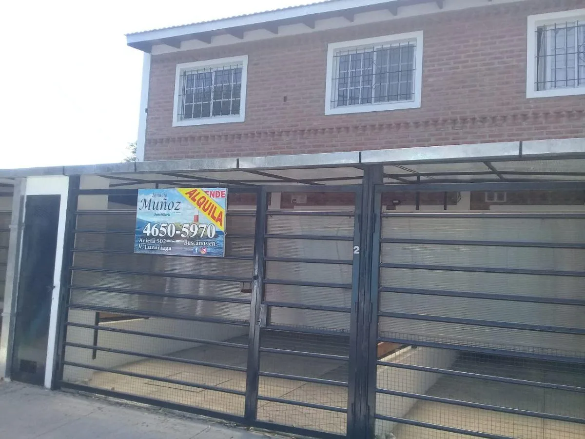 Dúplex 3 Ambientes con Cochera y Amplio Fondo Libre