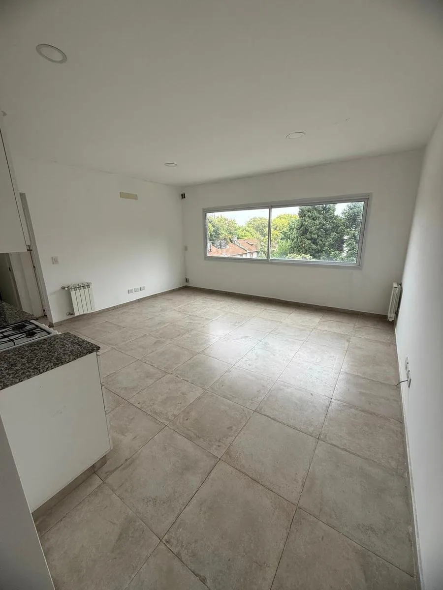 Two-room apartment in Banfield Oeste, Lomas de Zamora