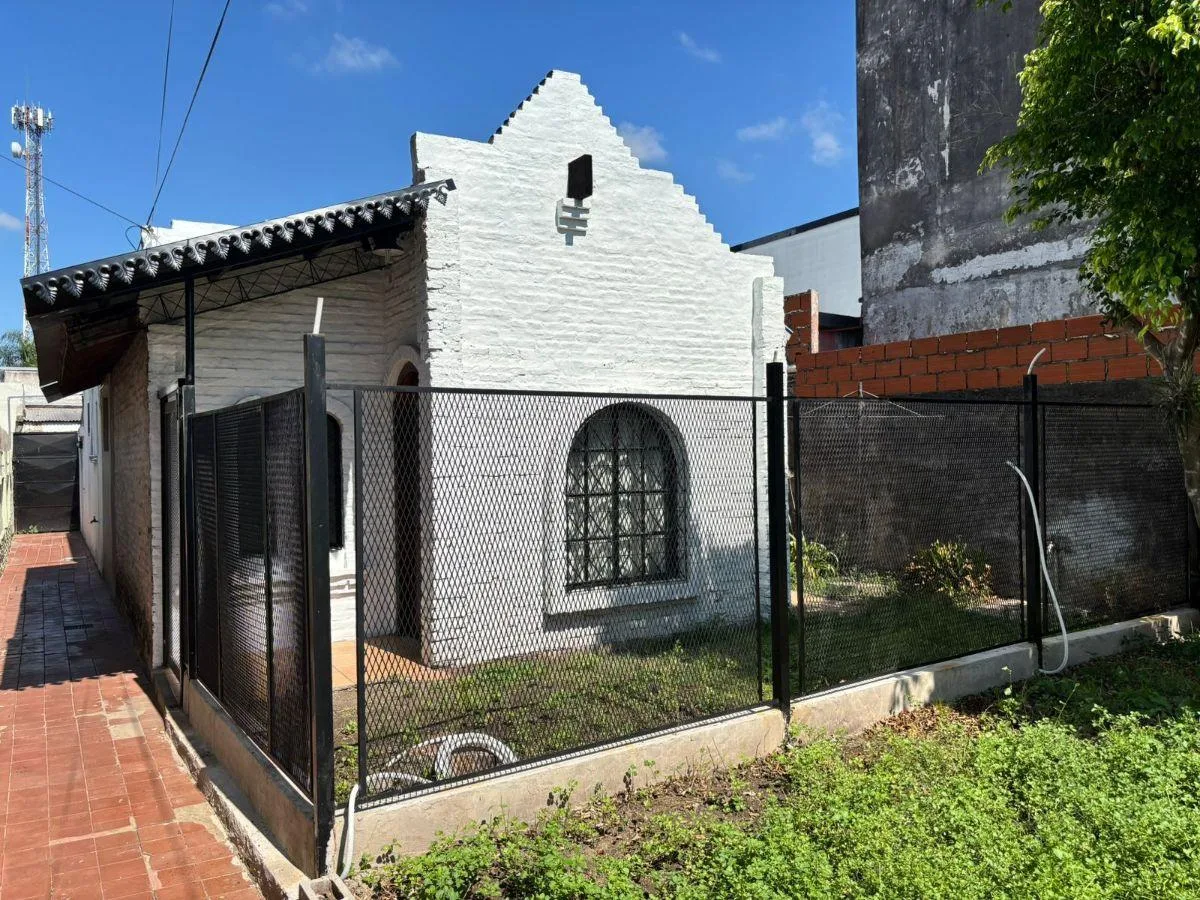 Casa interna para alquiler en Merlo Norte, a 3 cuadras de la estación