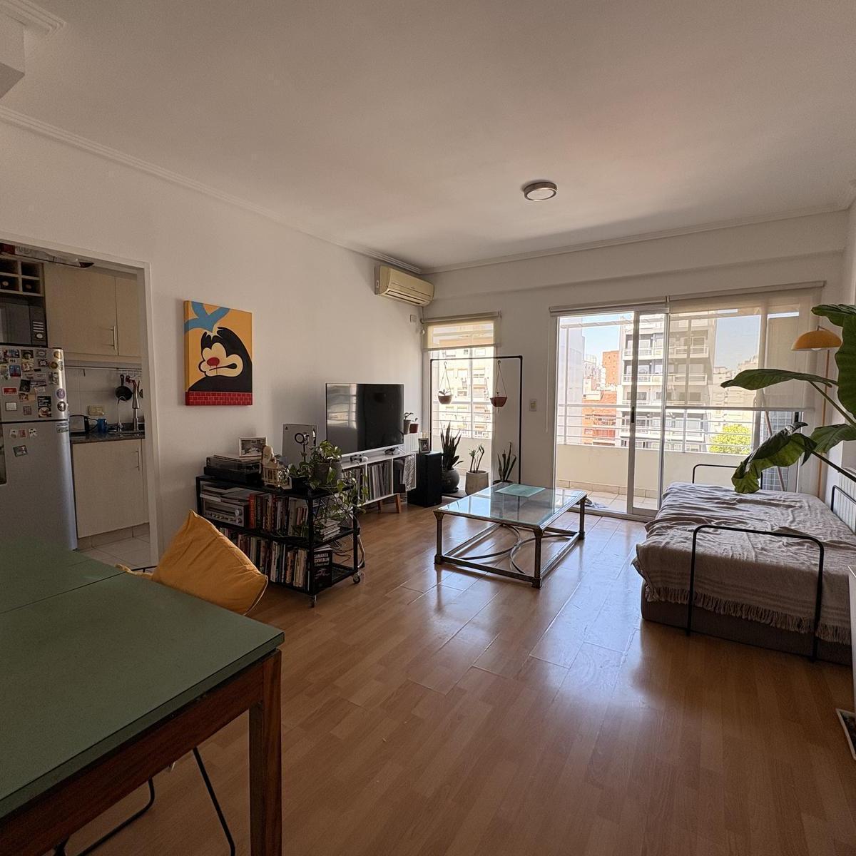 Apartamento duplex de 3 ambientes com 2 dormitórios e vaga de garagem fixa em Belgrano