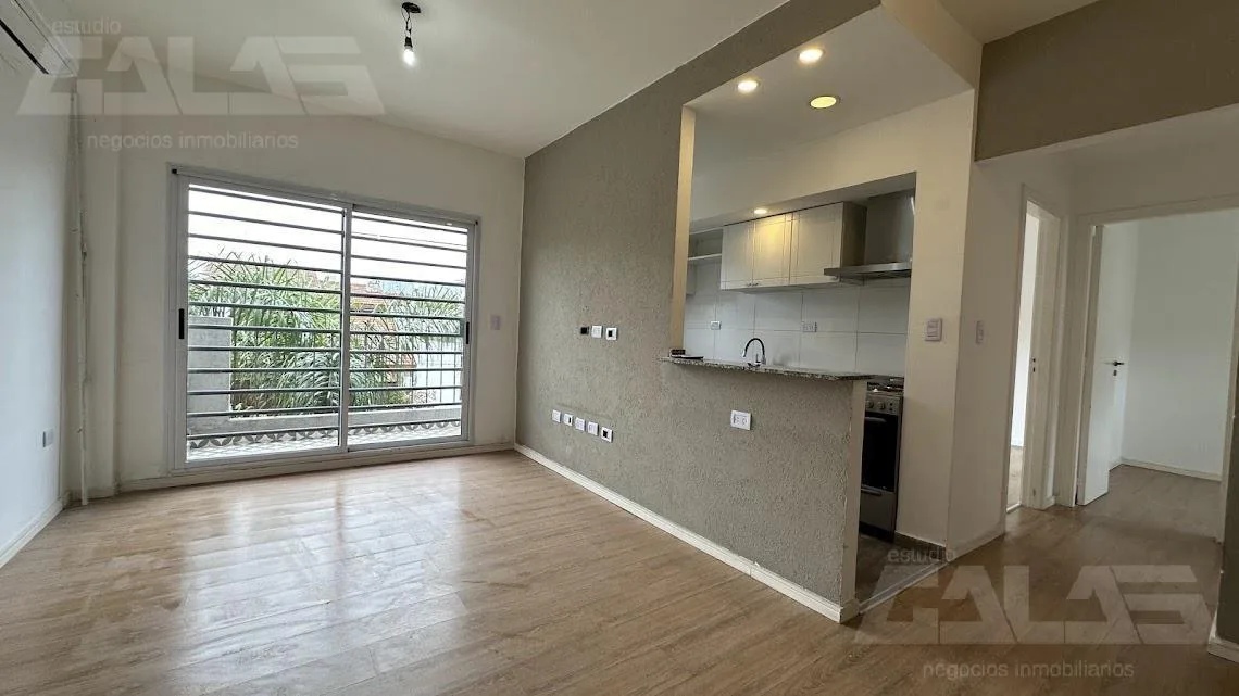 Departamento de 3 ambientes en Castelar Norte