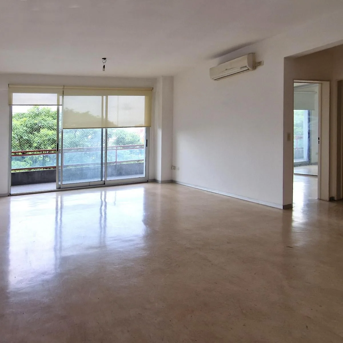 Departamento de 2 ambientes con cochera en Parque Patricios