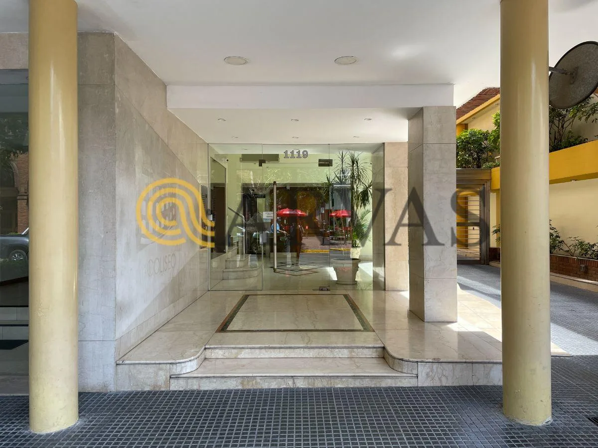 One-bedroom apartment with balcony in Victoria