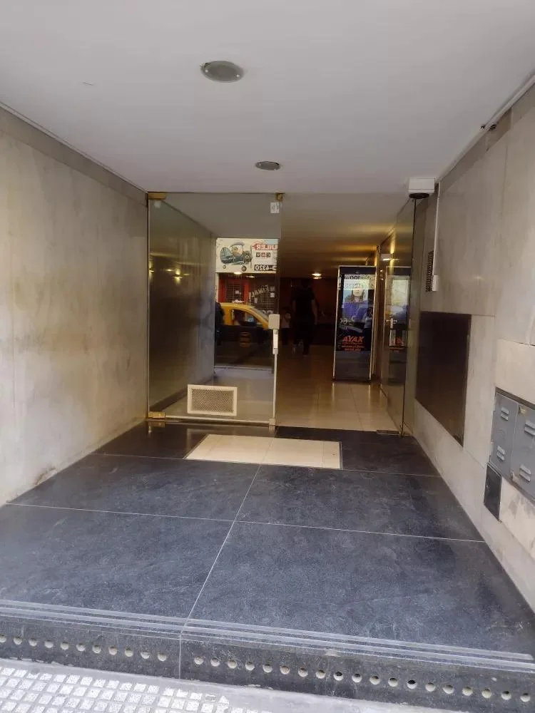 Kitnet em Retiro com cozinha e banheiro separados