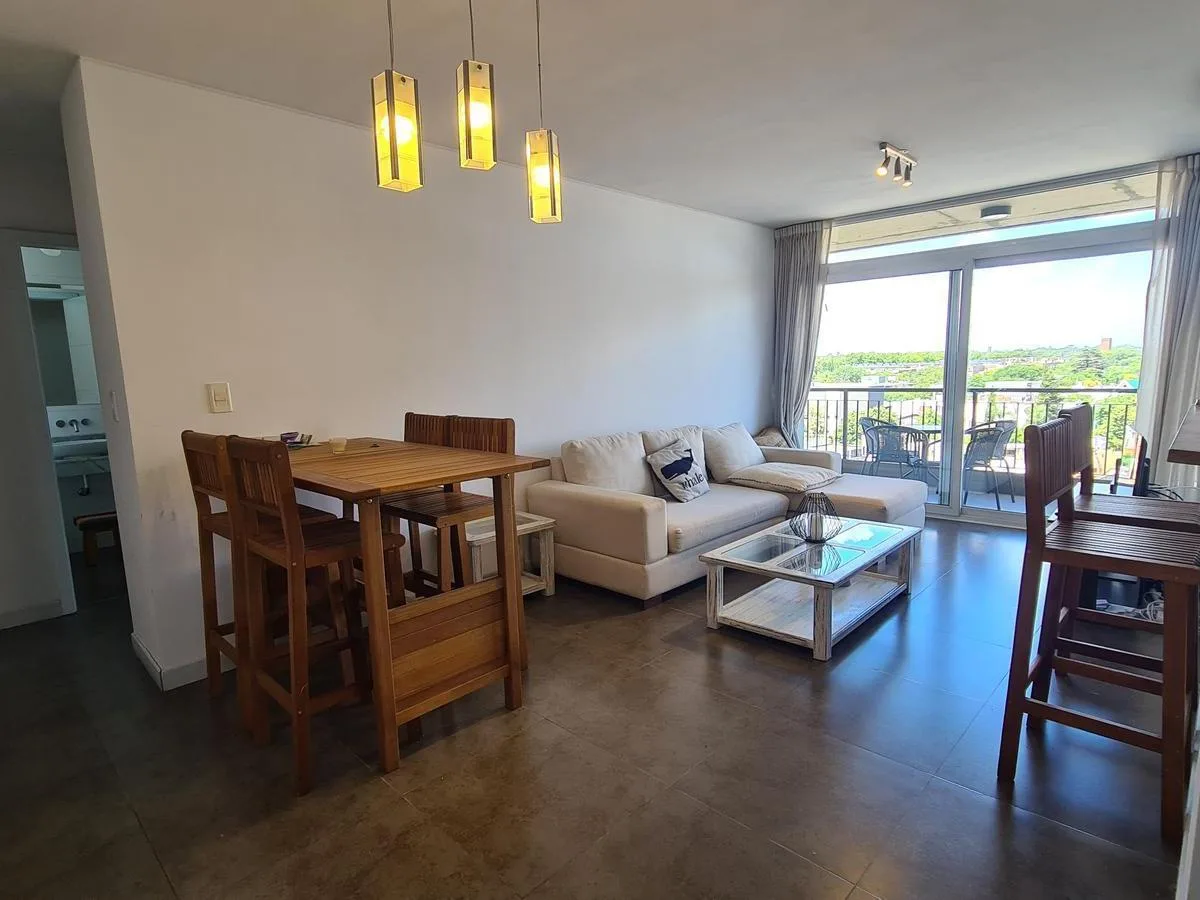 Apartamento mobiliado de 2 ambientes com 1 dormitório em Beccar