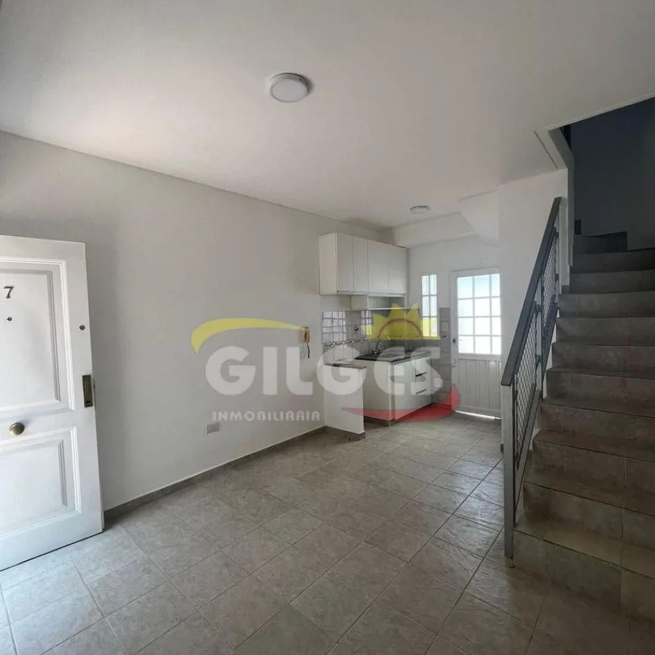Duplex de 2 ambientes con 1 dormitorio en Villa Luzuriaga