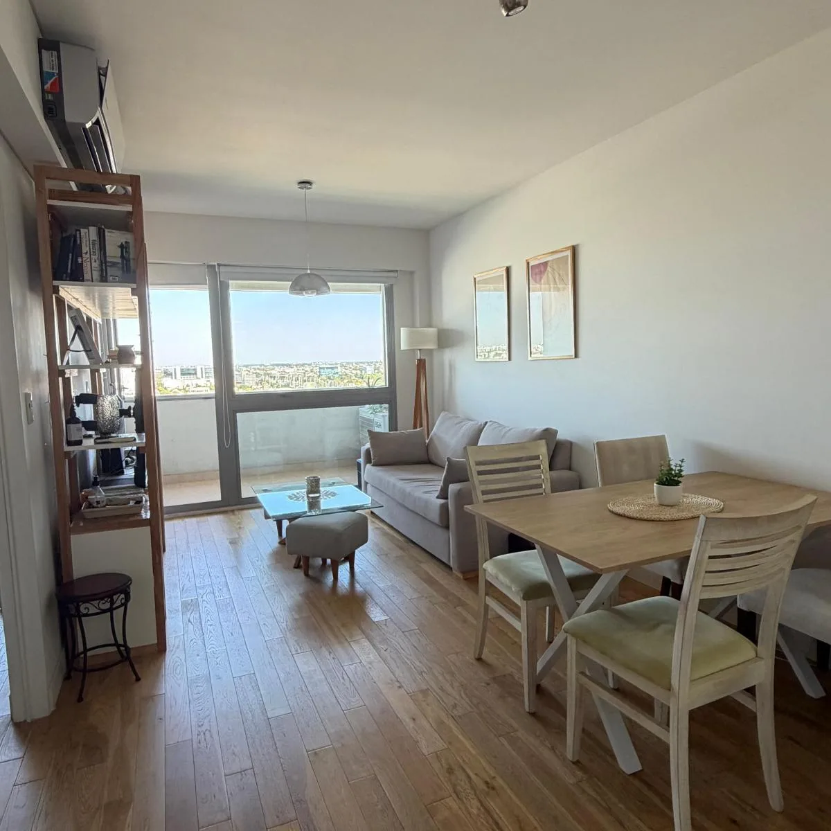 Unfurnished one-bedroom apartment in Núñez with balcony