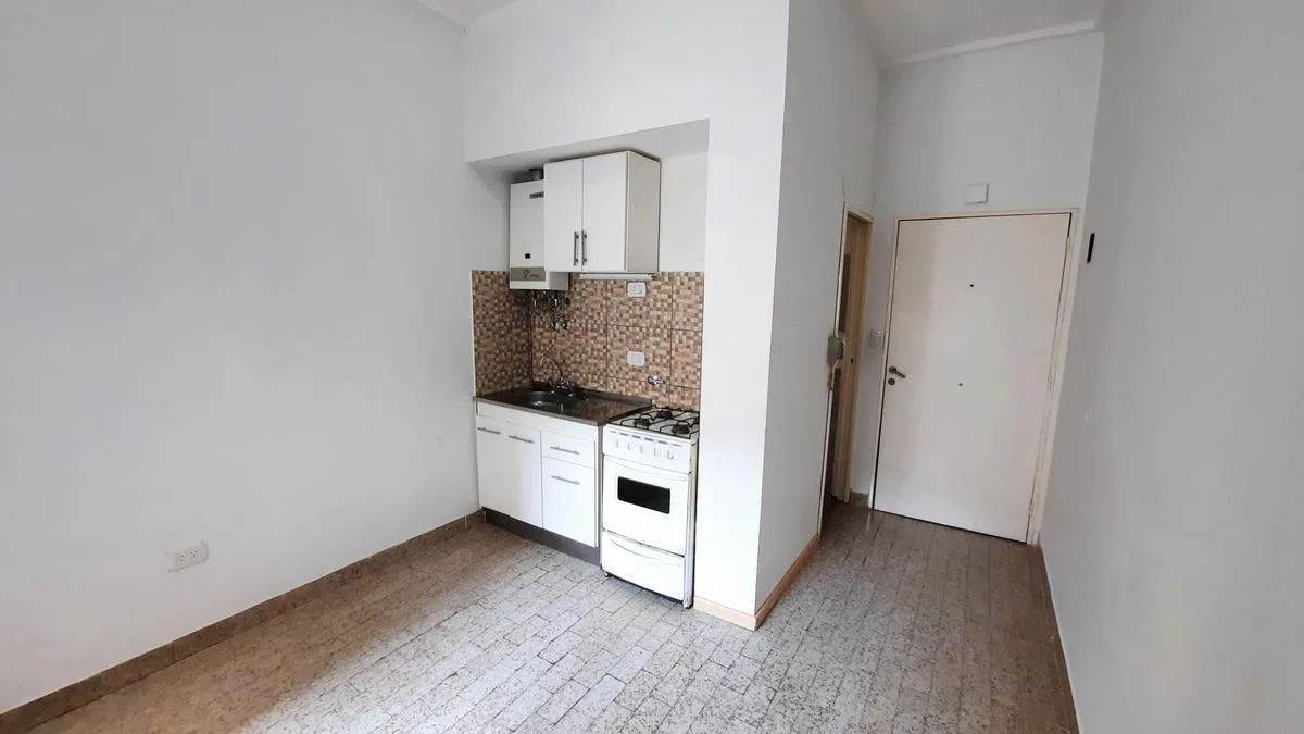 Квартира-студия после ремонта 13 m² на 2-м этаже без лифта в Almagro